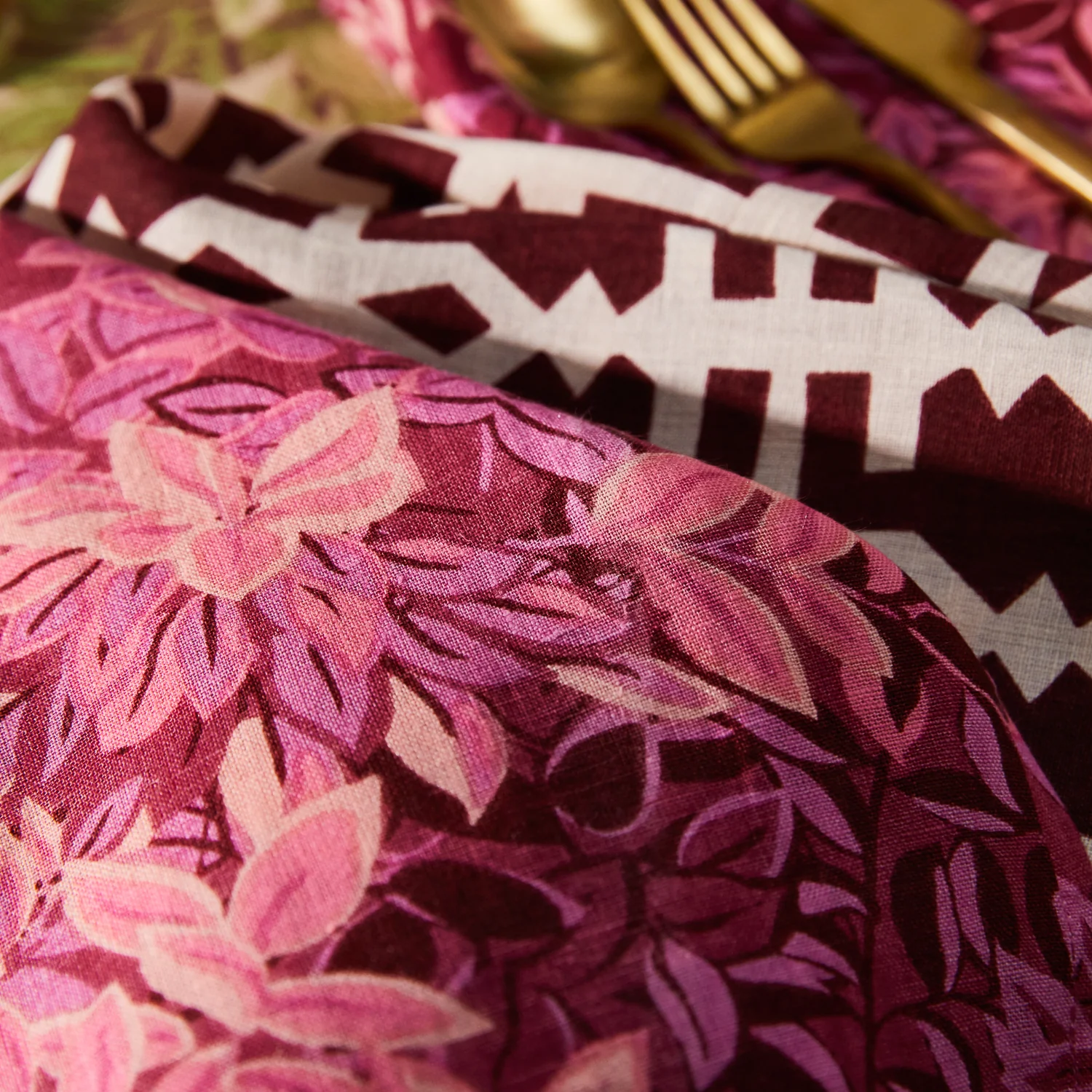 Amata Napkin Set - Image 6