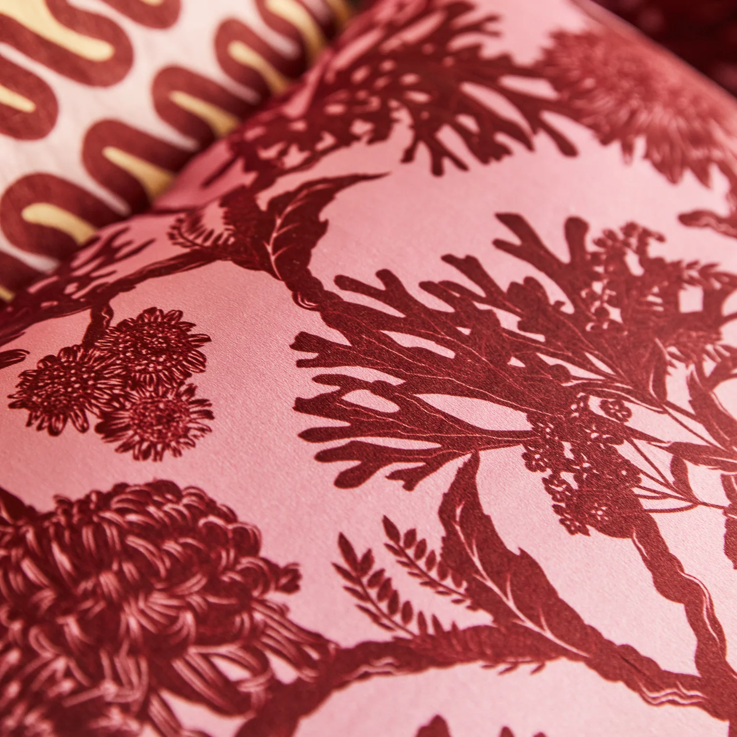 Delphine Silk Pillowcase - Orchid - Image 3