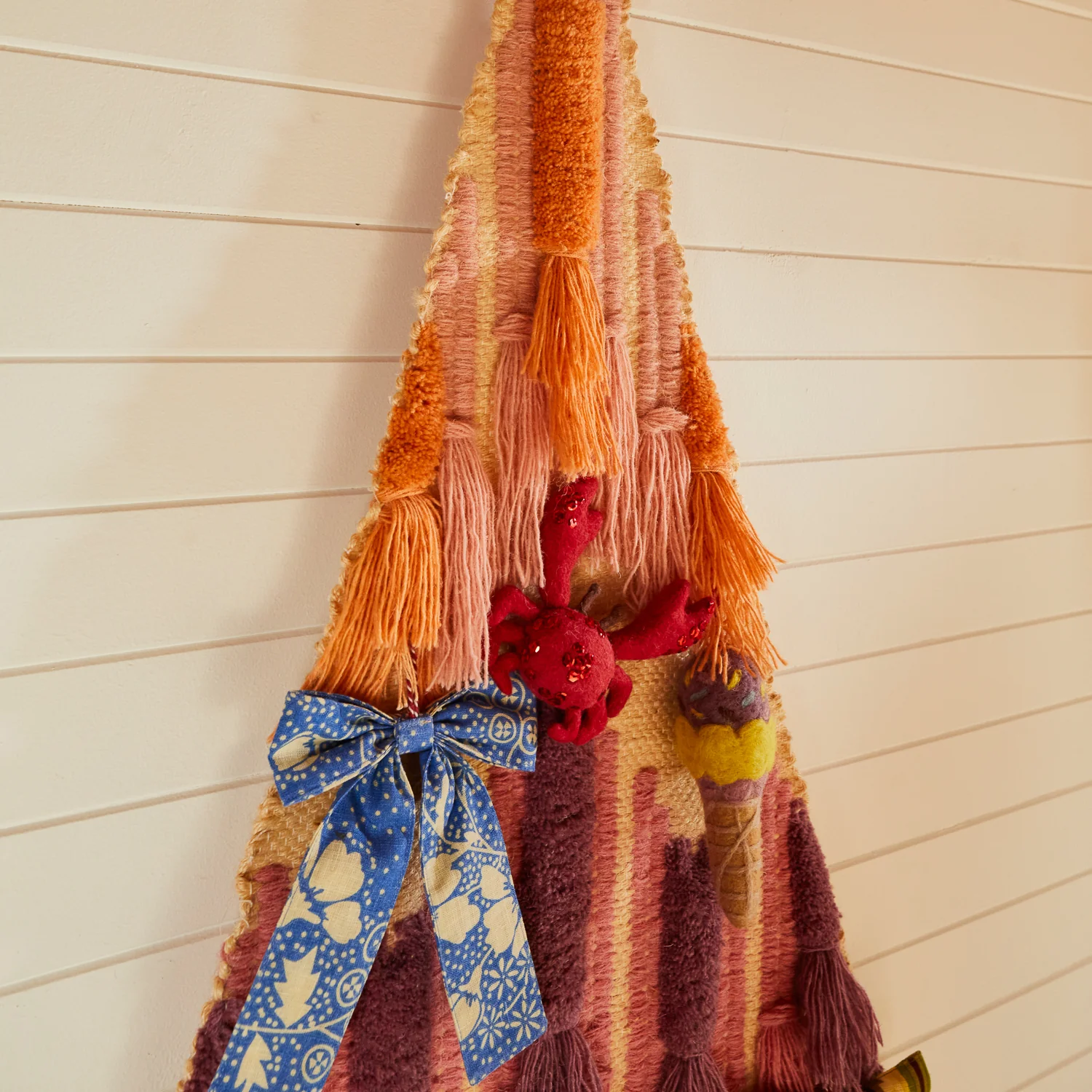 Nisha Christmas Tree Wall Hanging - Image 6
